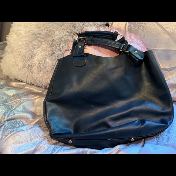 Danier Leather Tote - Picture 2 of 3